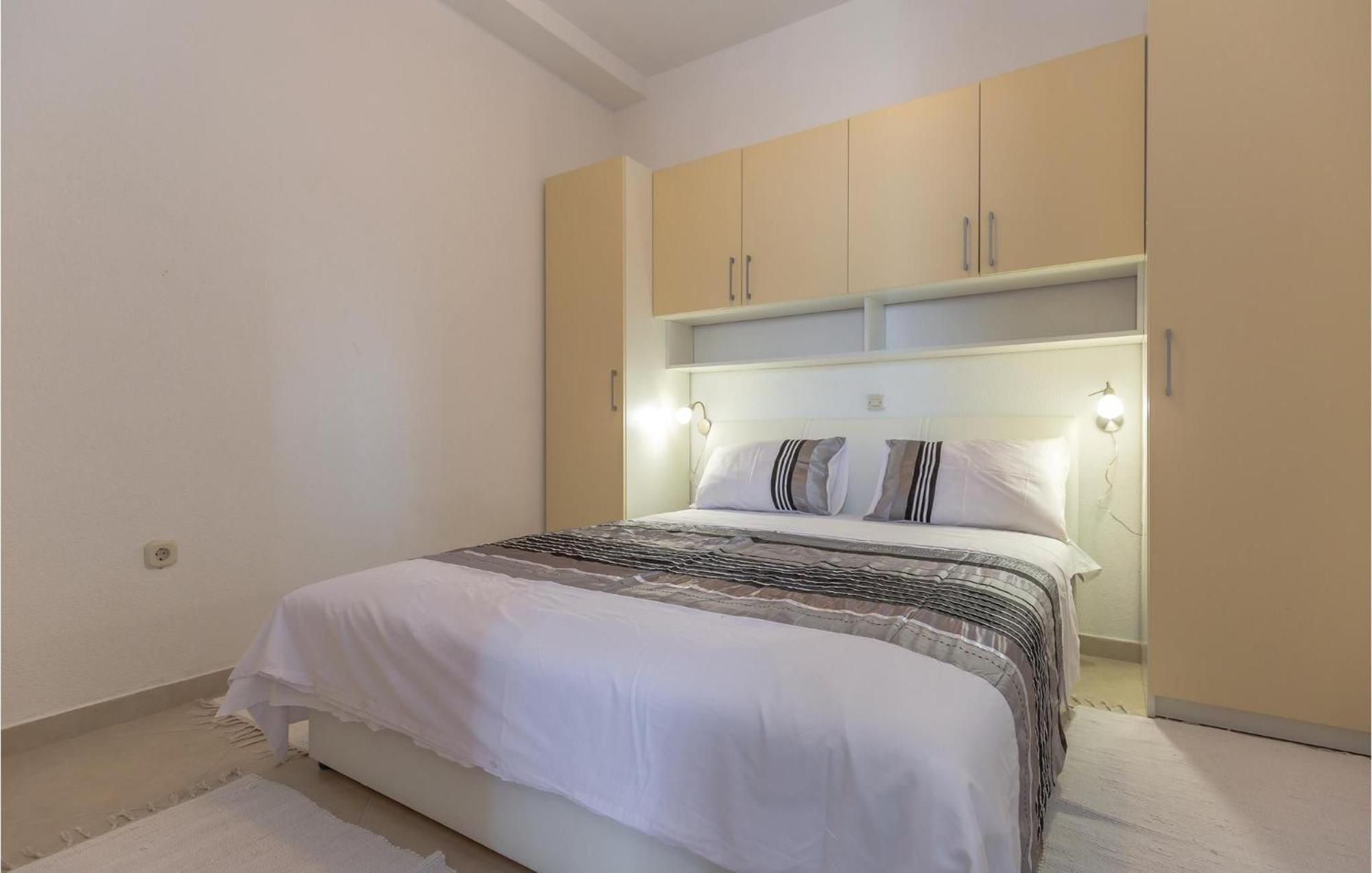 Awesome Home In Podgora With Kitchen Eksteriør billede
