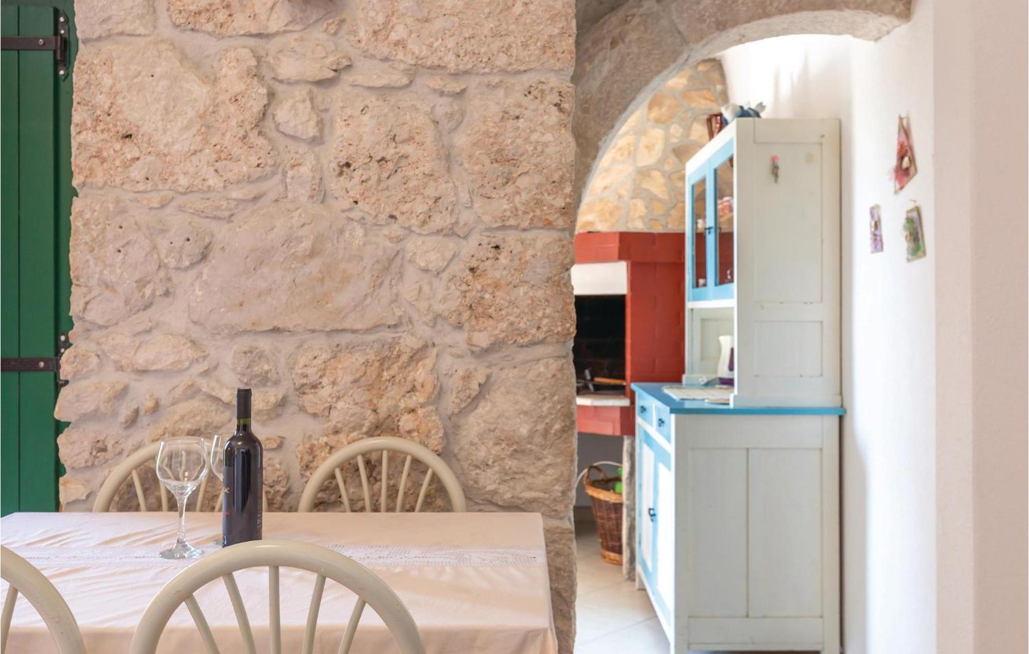 Awesome Home In Podgora With Kitchen Eksteriør billede