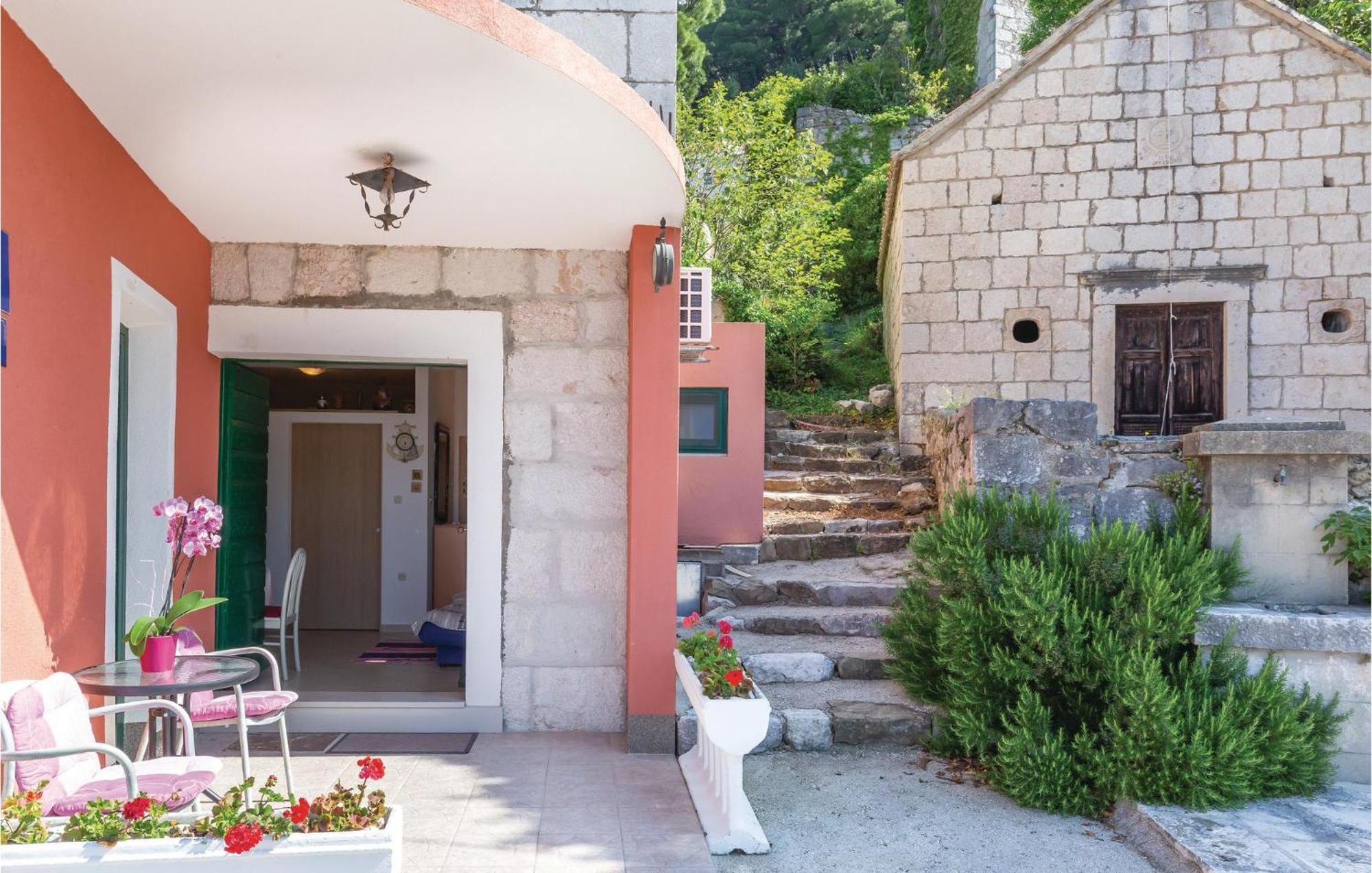 Awesome Home In Podgora With Kitchen Eksteriør billede
